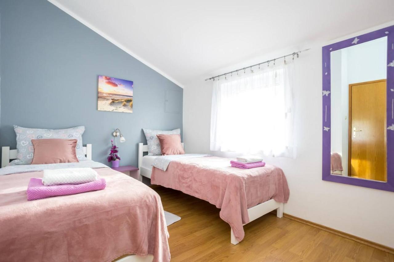 Apartman Luni Sa Bazenom - Malinska, Sveti Anton Sveti Anton  Exterior photo